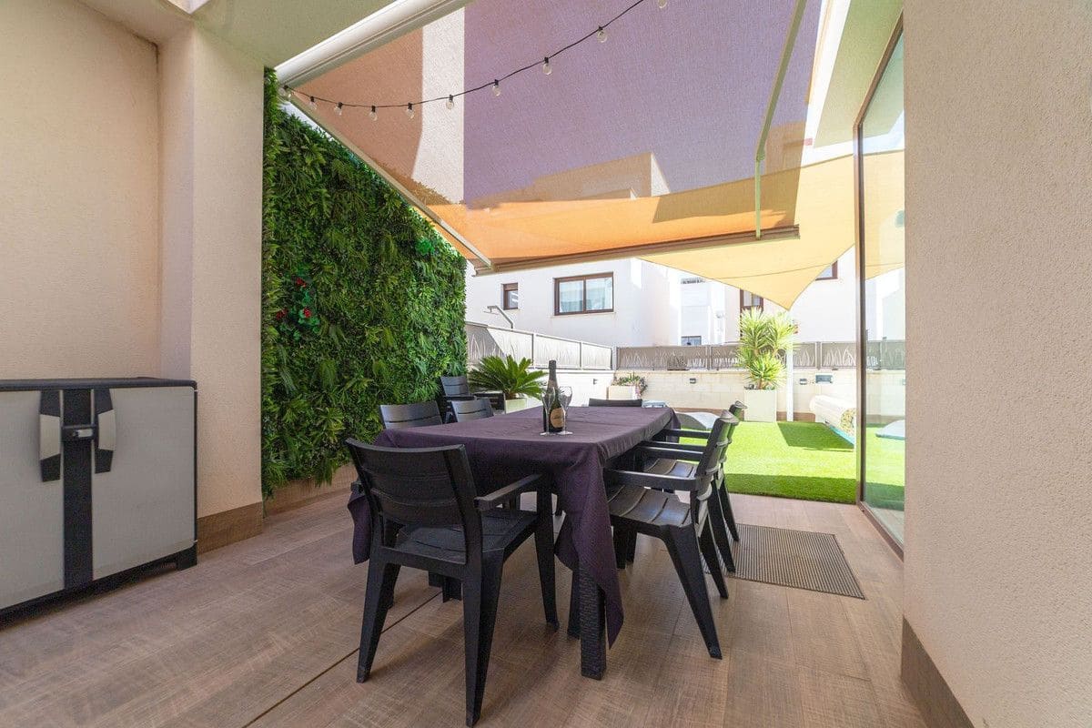 3 soveværelse Villa til salg i Rojales med swimmingpool - € 440.000 (Ref: 10070448)