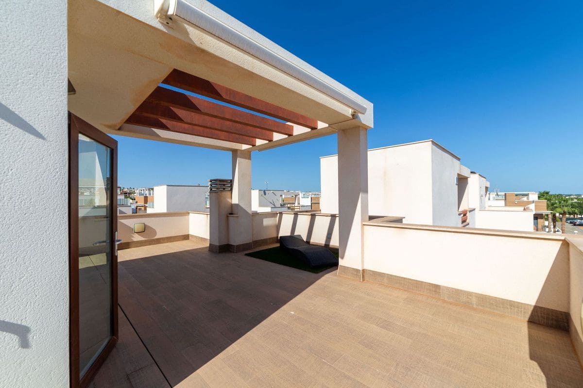 3 soveværelse Villa til salg i Rojales med swimmingpool - € 440.000 (Ref: 10070448)