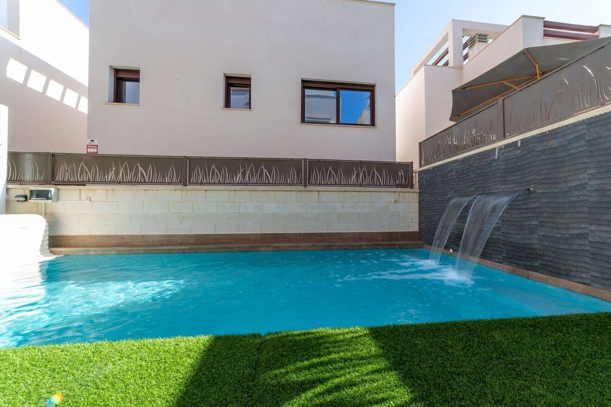 3 soveværelse Villa til salg i Rojales med swimmingpool - € 440.000 (Ref: 10070448)