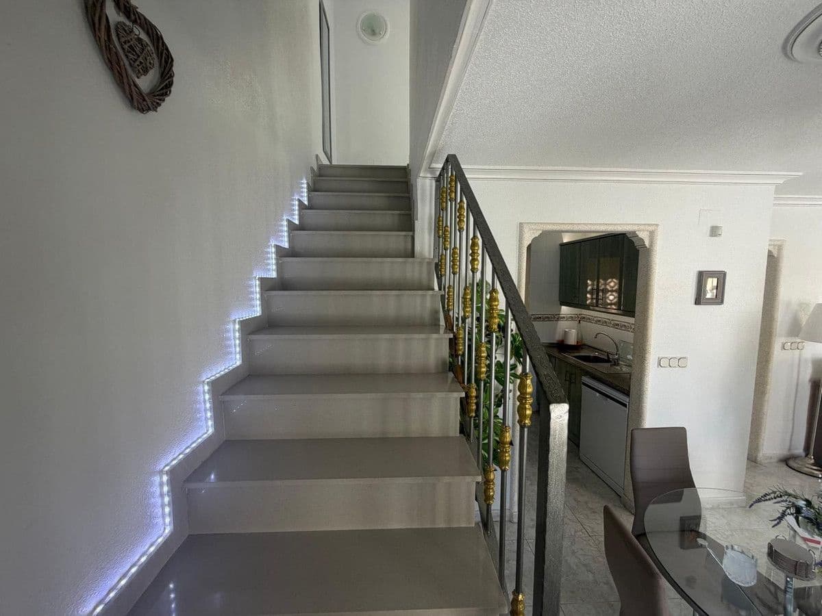 3 soveværelse Villa til salg i Rojales med swimmingpool - € 275.000 (Ref: 10070453)