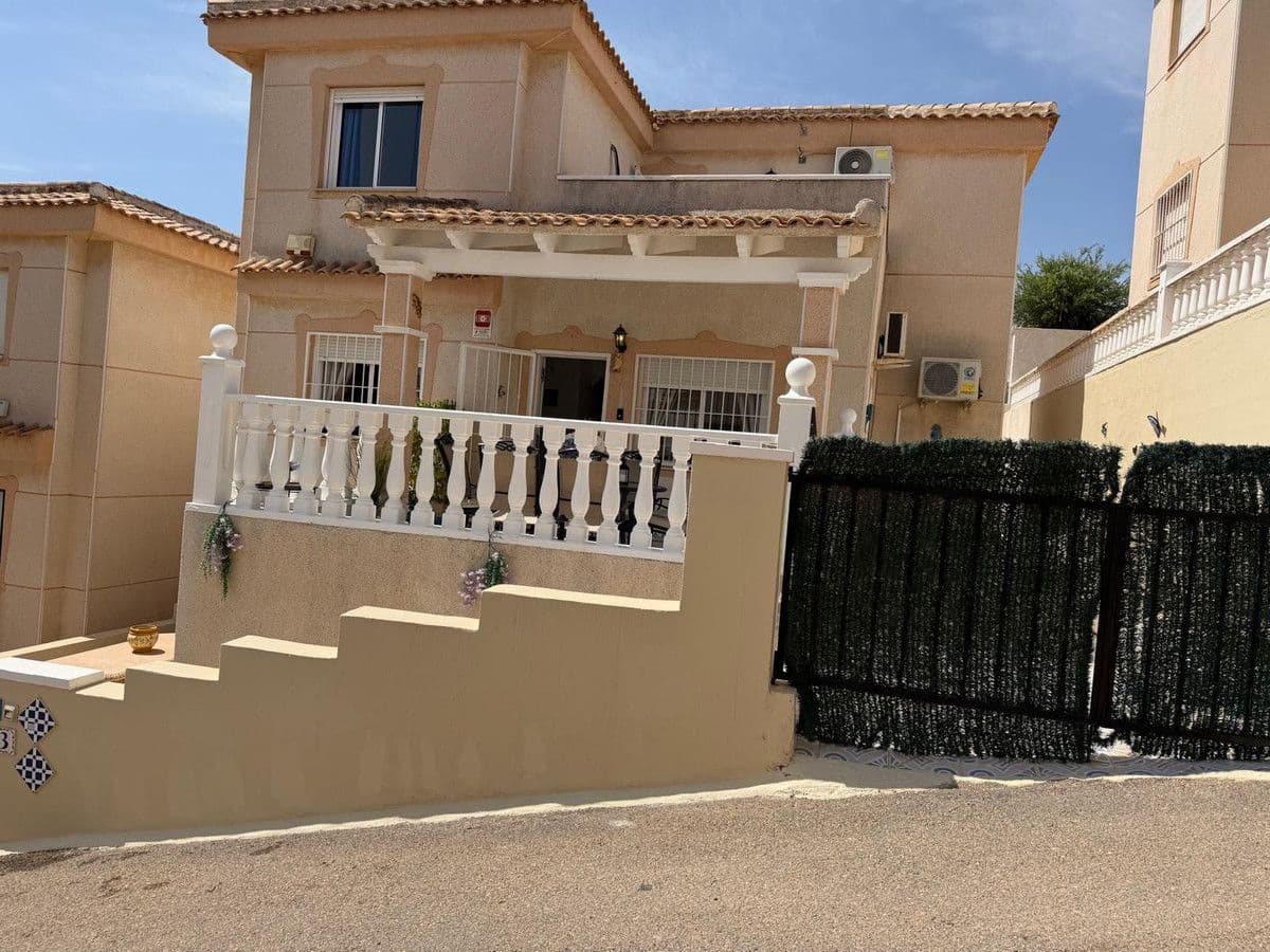 3 soveværelse Villa til salg i Rojales med swimmingpool - € 275.000 (Ref: 10070453)