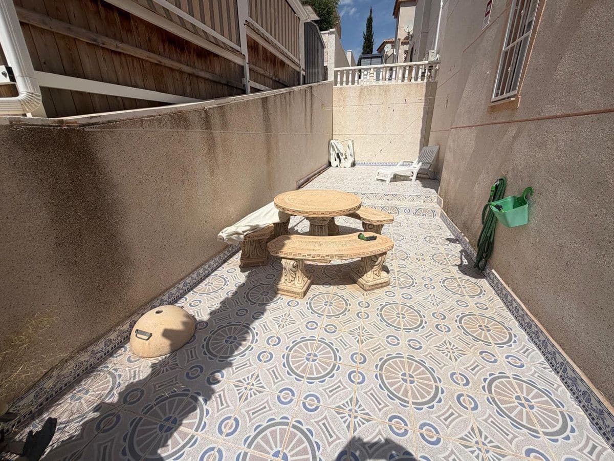 3 soveværelse Villa til salg i Rojales med swimmingpool - € 275.000 (Ref: 10070453)