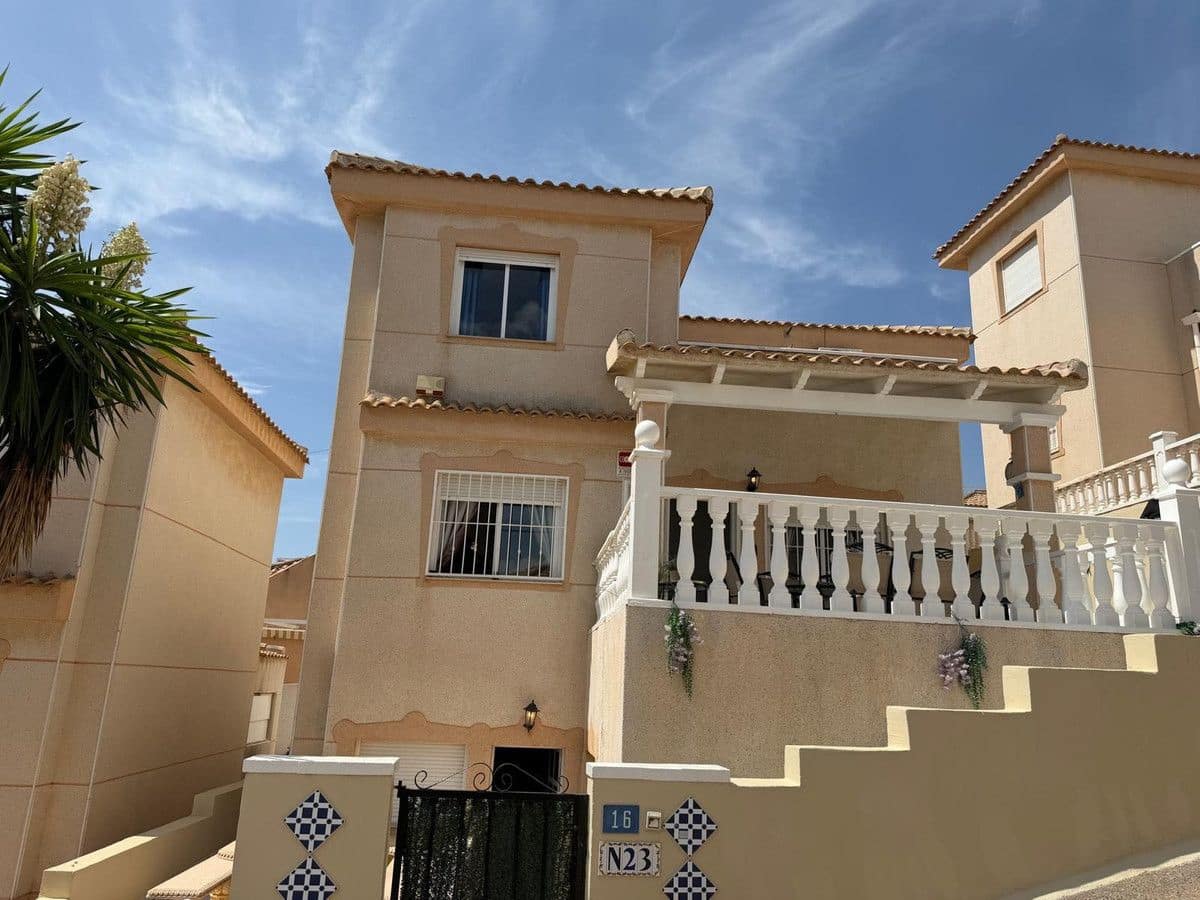 3 soveværelse Villa til salg i Rojales med swimmingpool - € 275.000 (Ref: 10070453)