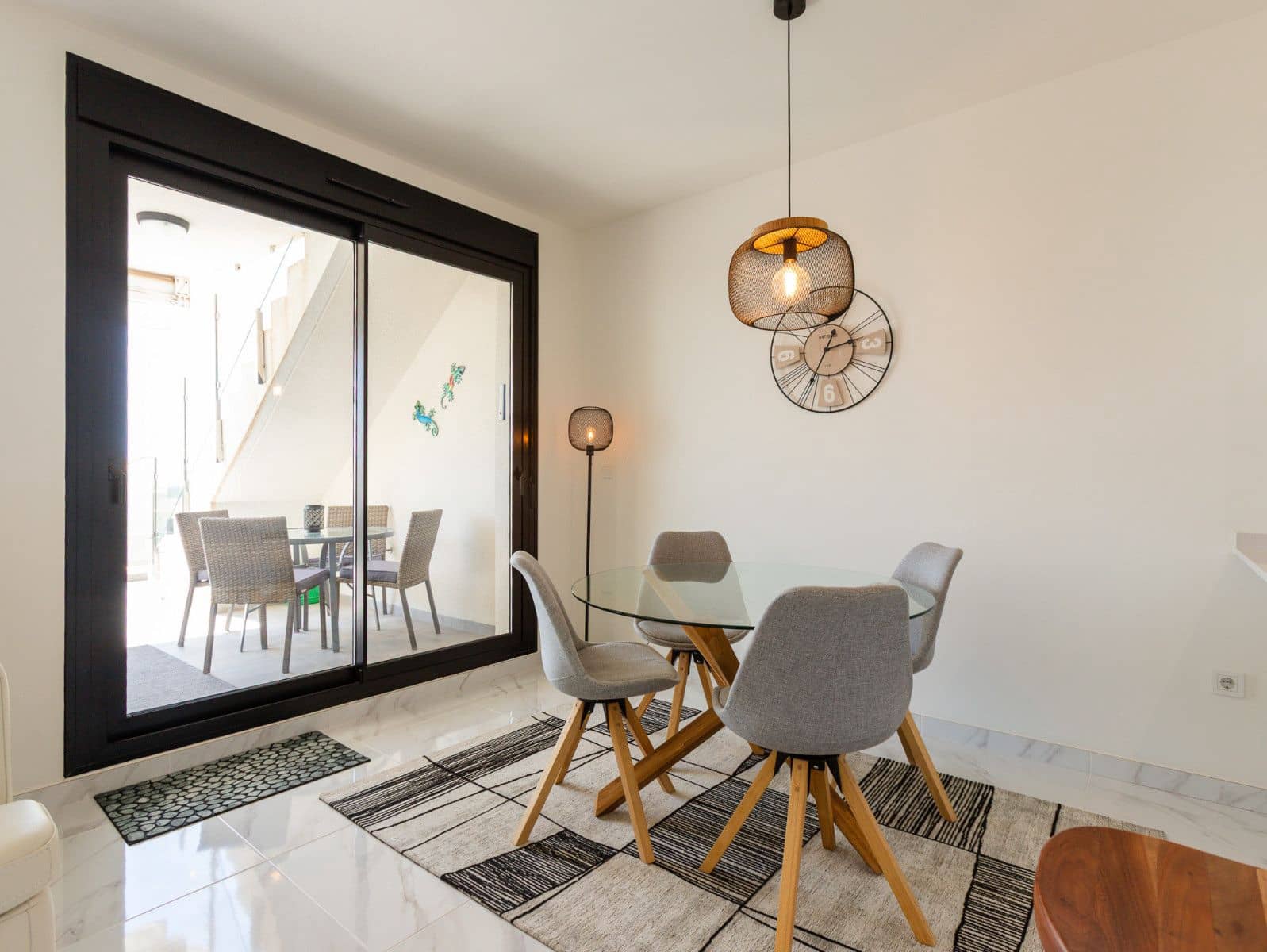 2 makuuhuone Huoneisto myytävänä paikassa Filipinas - 375 000 € (Ref: 10070489)