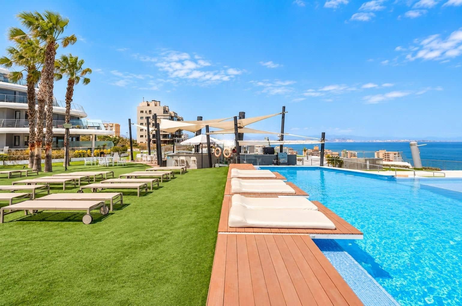 3 slaapkamer Appartement te koop in Arenales del Sol met zwembad - € 785.000 (Ref: 10070494)