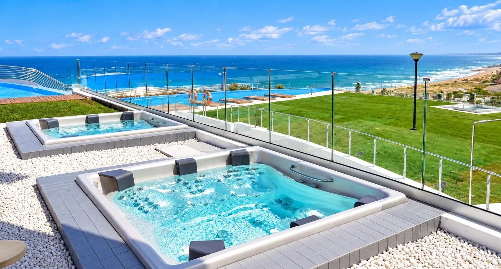 3 slaapkamer Appartement te koop in Arenales del Sol met zwembad - € 785.000 (Ref: 10070494)