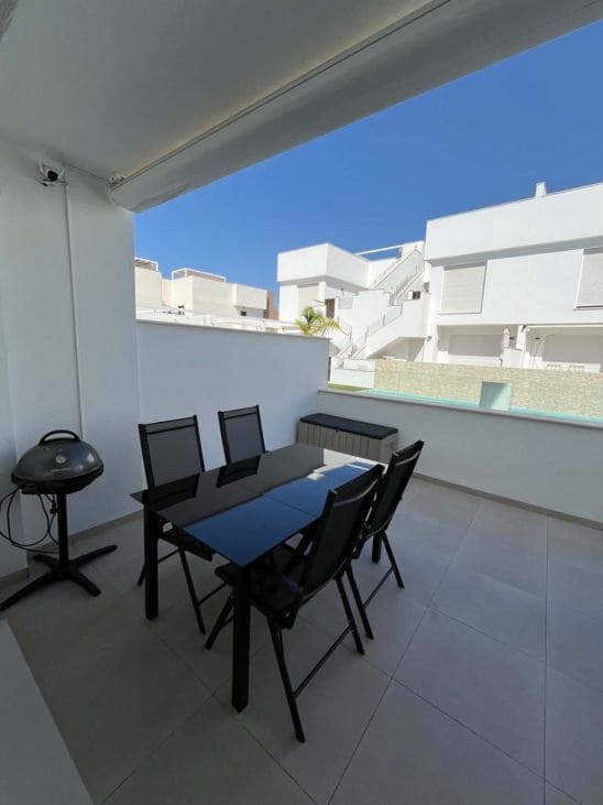 Bungalow de 2 habitaciones en Pilar de la Horadada en venta con piscina - 290.000 € (Ref: 10070499)