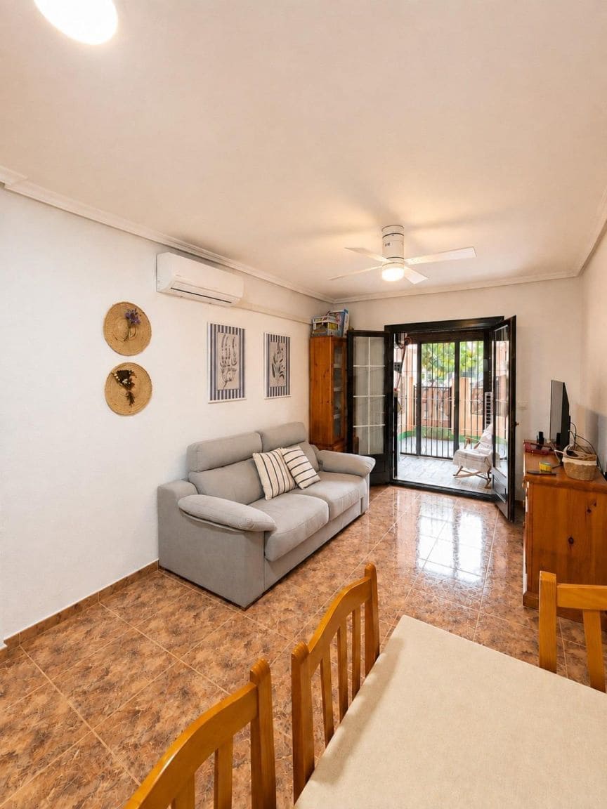 2 bedroom Apartment for sale in Los Alcazares - € 179,000 (Ref: 10070501)