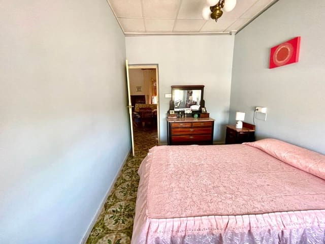 Casa de 4 habitaciones en Almoradí en venta - 150.000 € (Ref: 10070653)