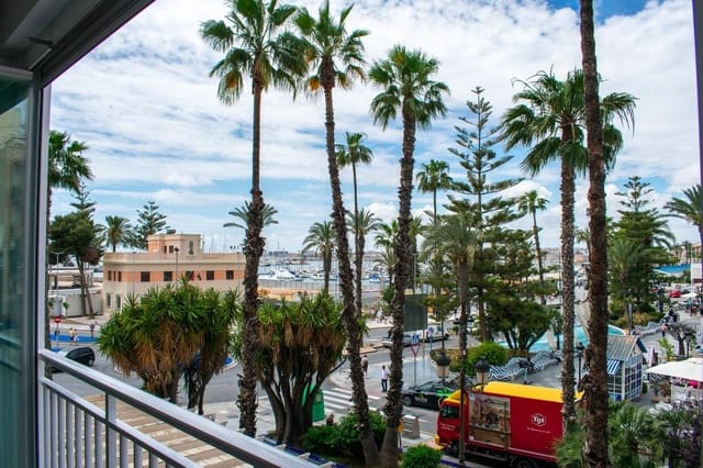 Apartamento de 2 habitaciones en Puerto Deportivo, Torrevieja en venta - 480.000 € (Ref: 10070663)