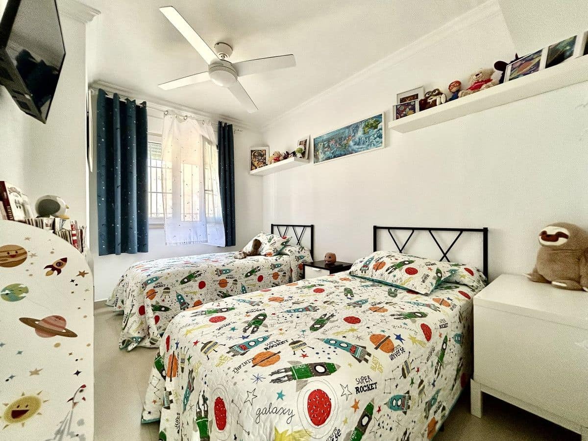 Casa de 4 habitaciones en Almoradí en venta - 230.000 € (Ref: 10070738)