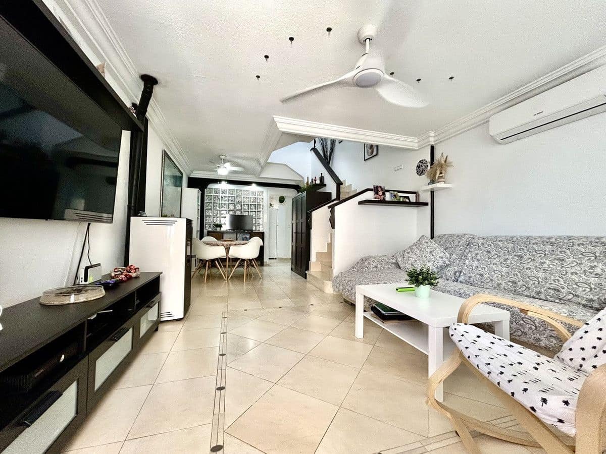 Casa de 4 habitaciones en Almoradí en venta - 230.000 € (Ref: 10070738)