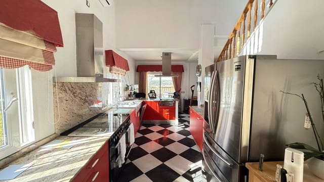 5 makuuhuone Huvila myytävänä paikassa Villamartin, Orihuela - 635 000 € (Ref: 10072466)
