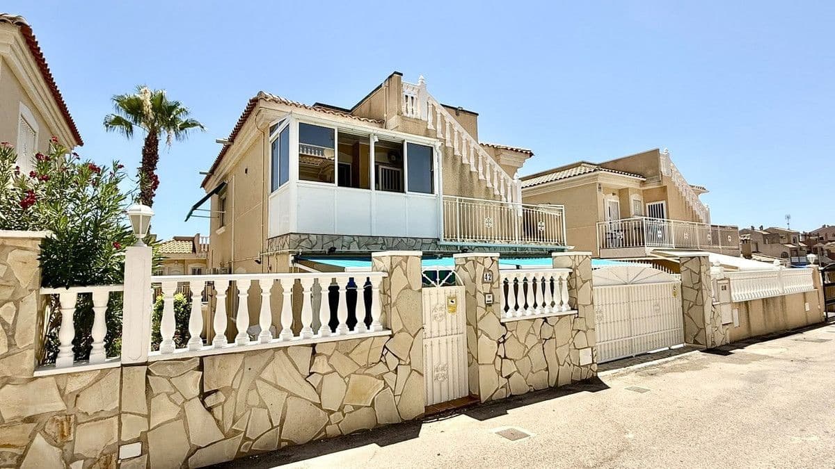 5 Zimmer Villa zu verkaufen in Orihuela Costa - 269.000 € (Ref: 10072468)