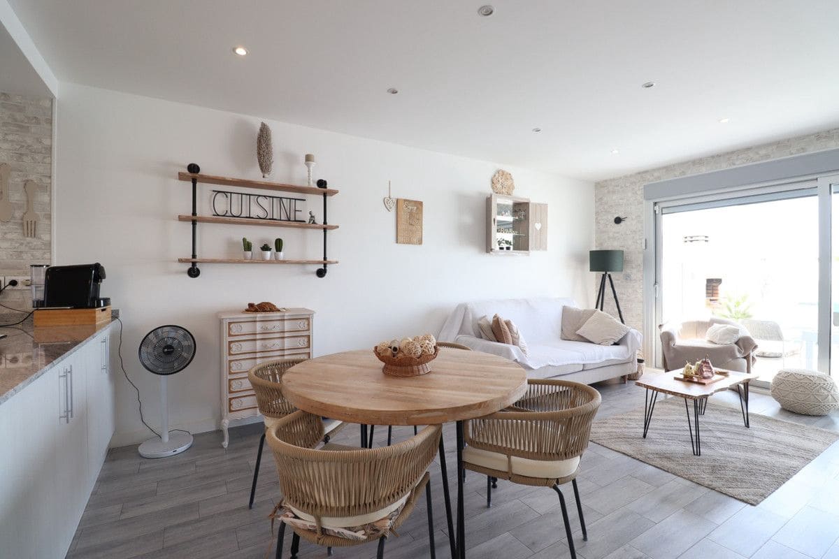 3 slaapkamer Villa te koop in Daya Vieja met zwembad - € 375.000 (Ref: 10072469)
