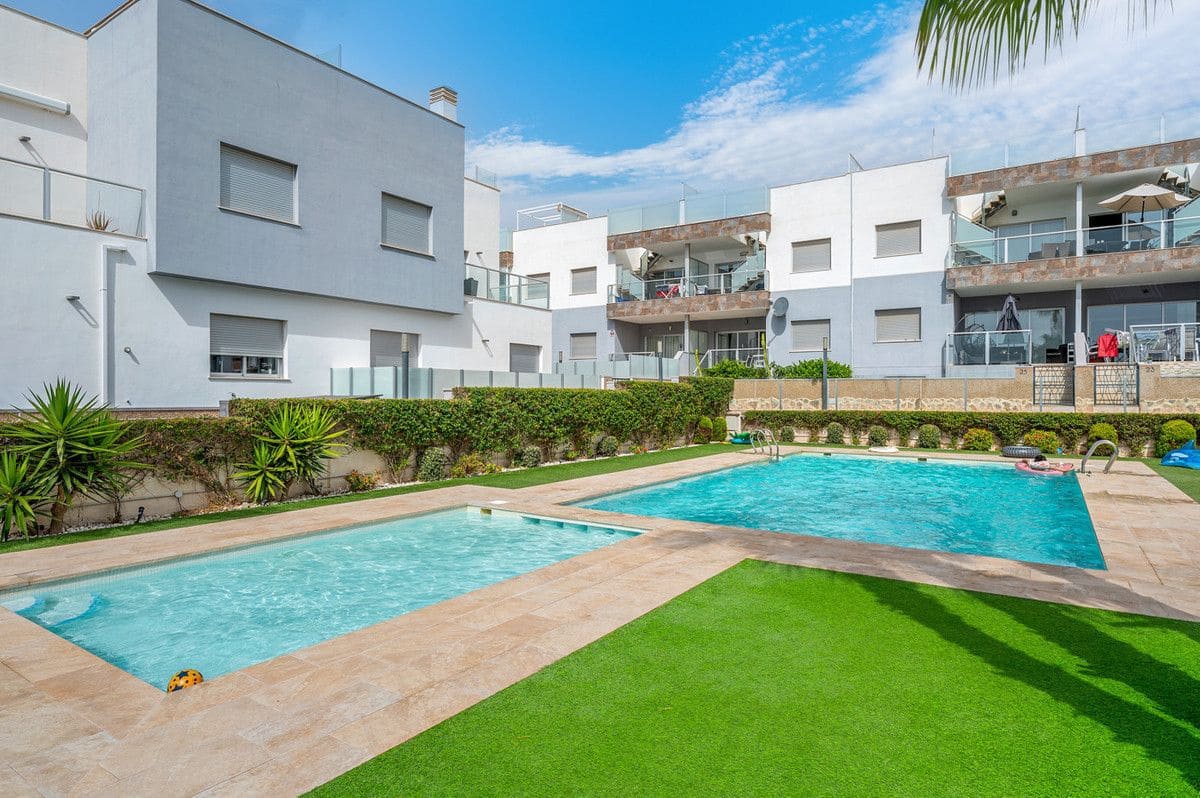 2 Zimmer Villa zu verkaufen in Orihuela Costa mit Pool - 289.000 € (Ref: 10072471)