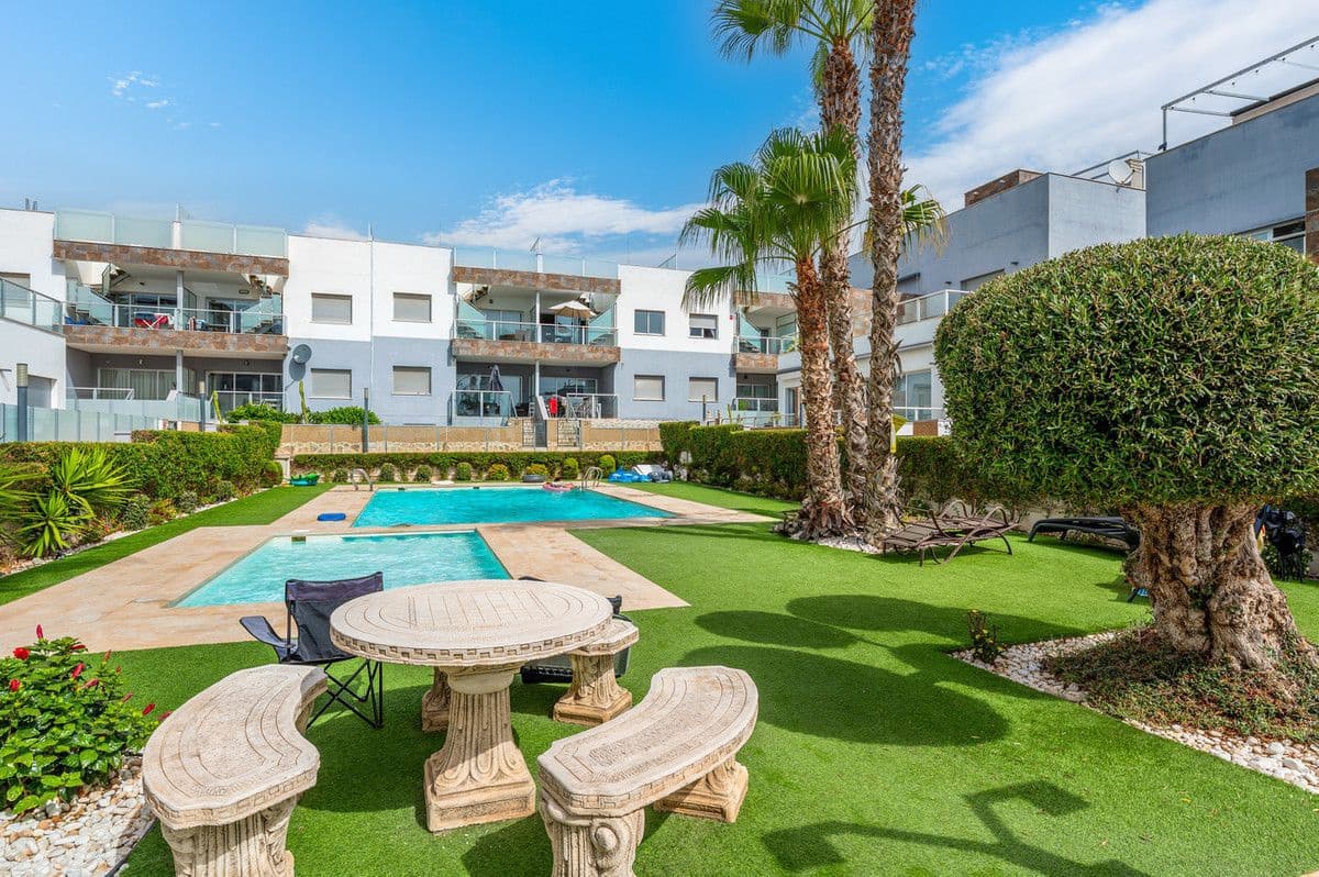 2 Zimmer Villa zu verkaufen in Orihuela Costa mit Pool - 289.000 € (Ref: 10072471)