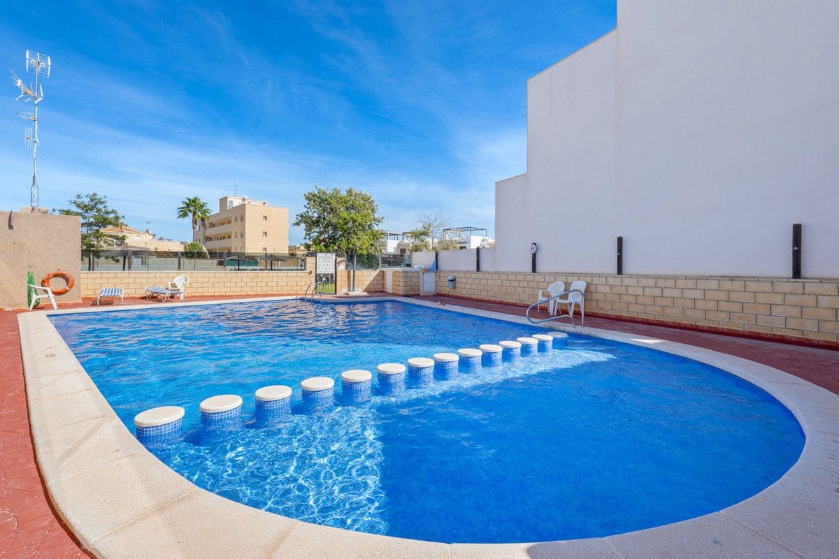 3 soverom Villa til salgs i Las Ramblas Golf med svømmebasseng - € 159 000 (Ref: 10072472)
