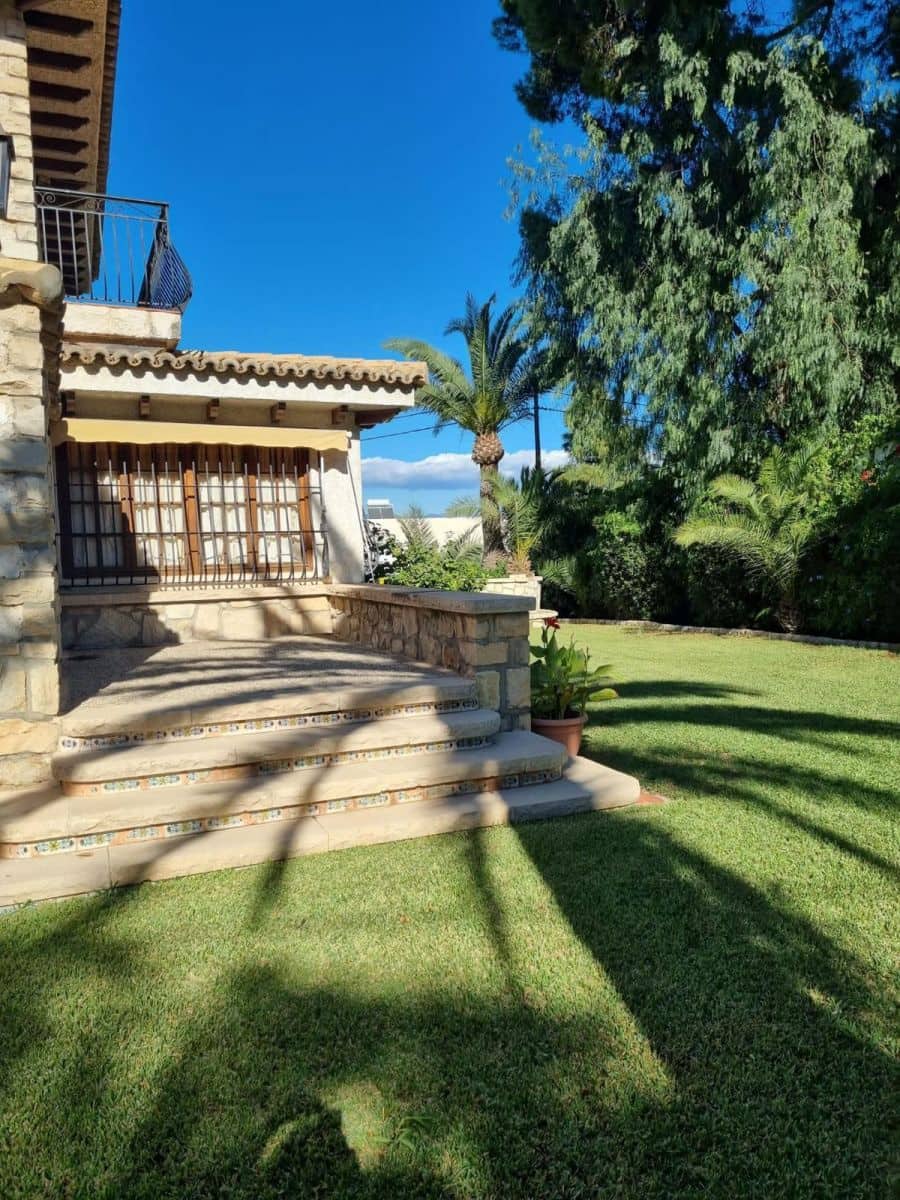 6 Zimmer Villa zu verkaufen in Alicante / Alacant Stadt - 1.350.000 € (Ref: 10072507)