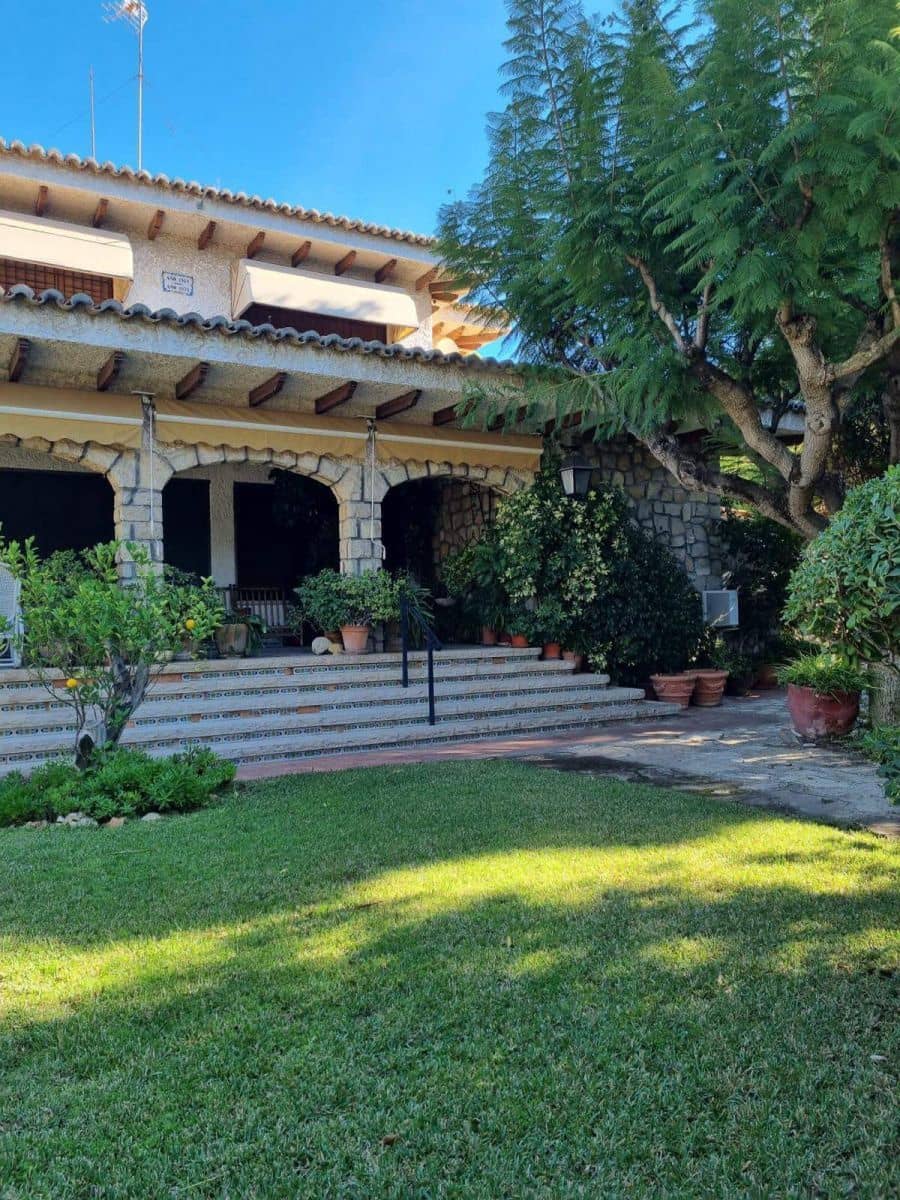 6 Zimmer Villa zu verkaufen in Alicante / Alacant Stadt - 1.350.000 € (Ref: 10072507)