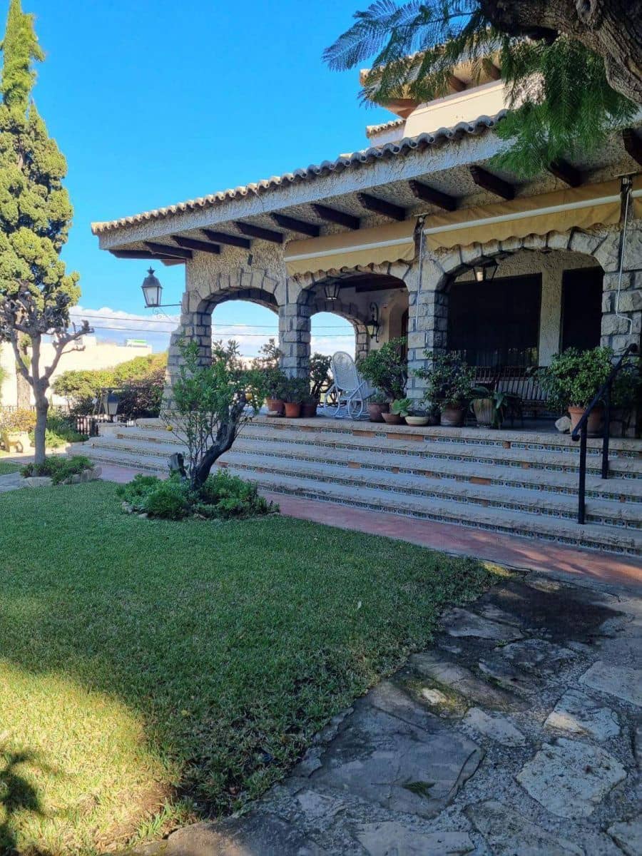 6 Zimmer Villa zu verkaufen in Alicante / Alacant Stadt - 1.350.000 € (Ref: 10072507)