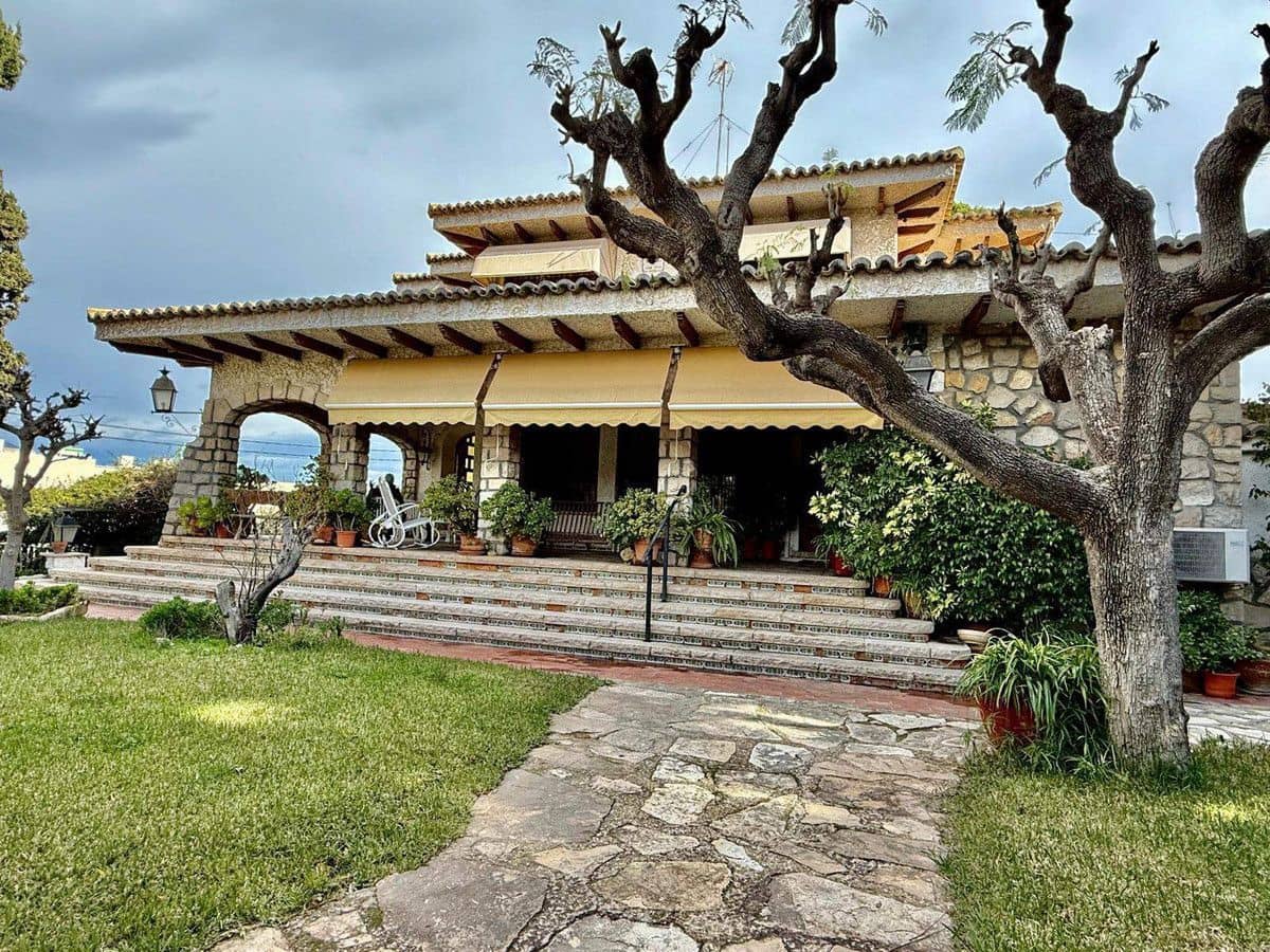 6 Zimmer Villa zu verkaufen in Alicante / Alacant Stadt - 1.350.000 € (Ref: 10072507)