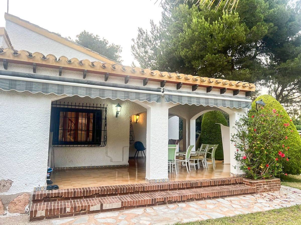 Chalet de 4 habitaciones en Orihuela Costa en venta - 824.000 € (Ref: 10072508)