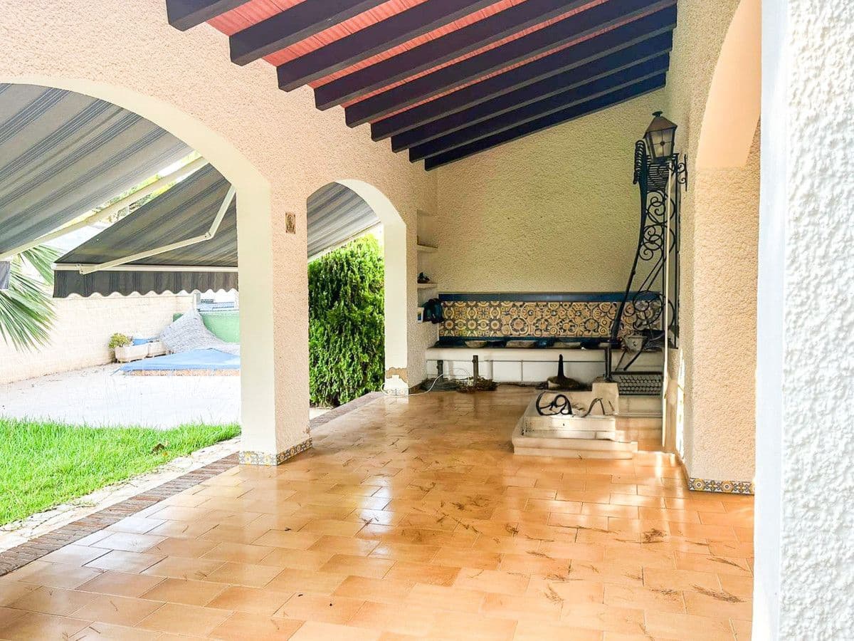 Chalet de 4 habitaciones en Orihuela Costa en venta - 824.000 € (Ref: 10072508)