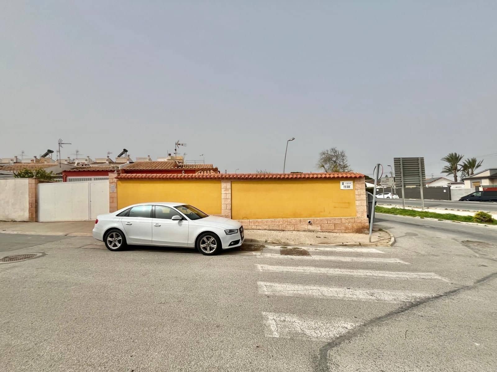 2 bedroom Villa for sale in Torrevieja with pool - € 240,000 (Ref: 10075470)