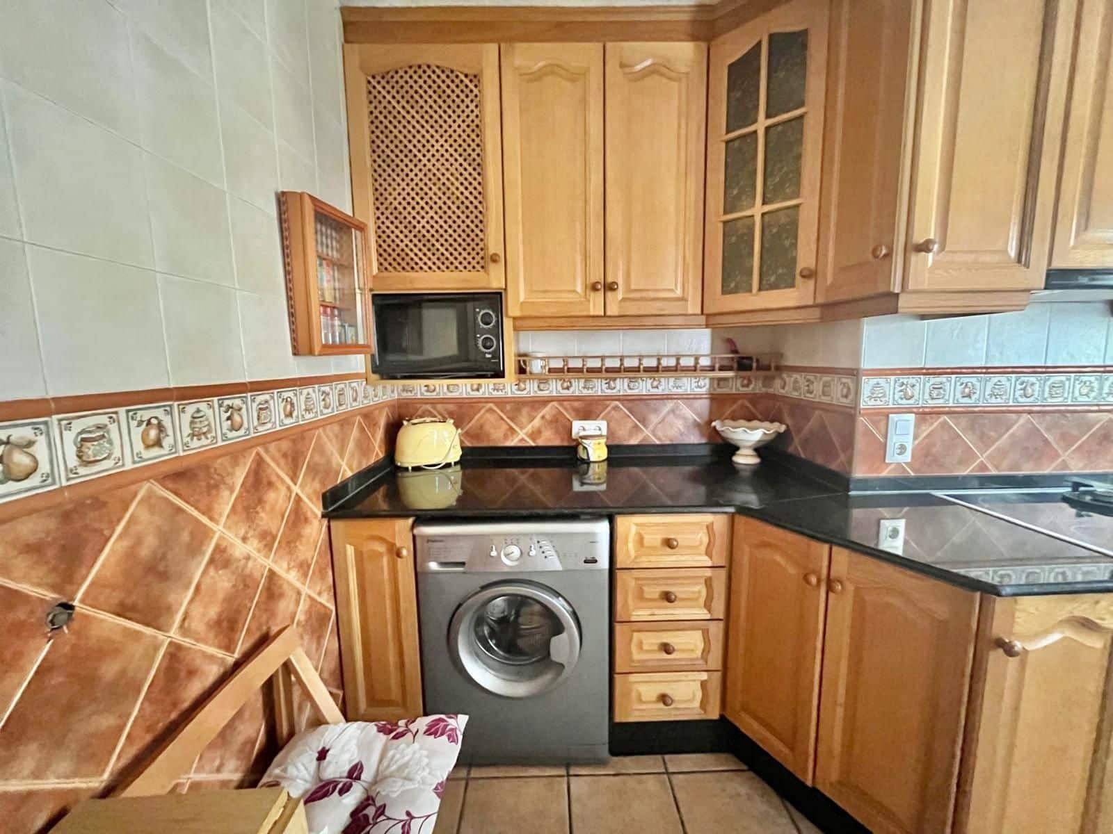 2 bedroom Villa for sale in Torrevieja with pool - € 240,000 (Ref: 10075470)