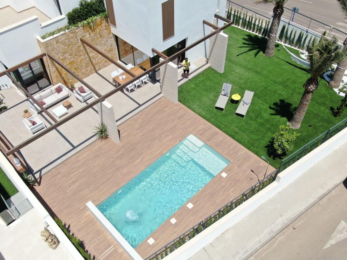 Chalet de 4 habitaciones en Orihuela Costa en venta con piscina - 1.390.000 € (Ref: 10077963)