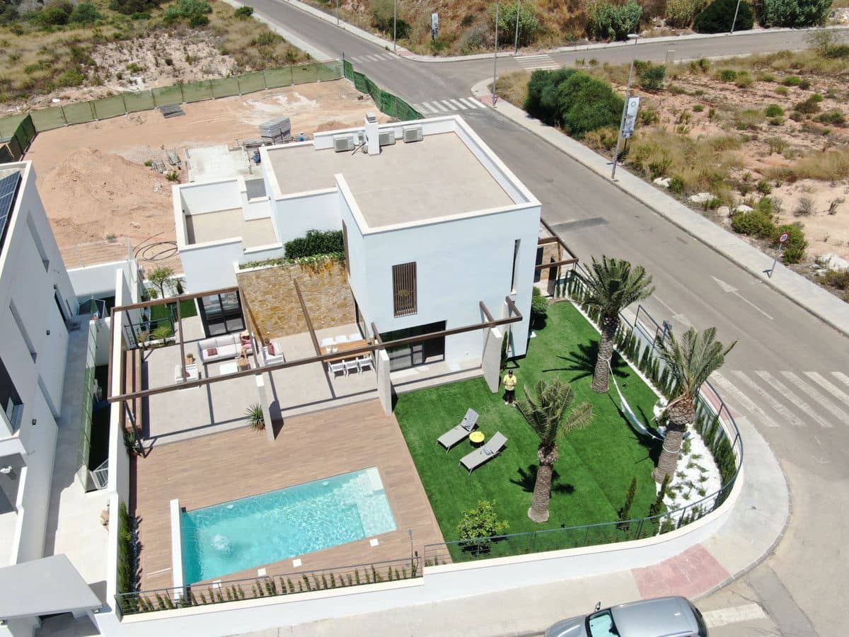 Chalet de 4 habitaciones en Orihuela Costa en venta con piscina - 1.390.000 € (Ref: 10077963)