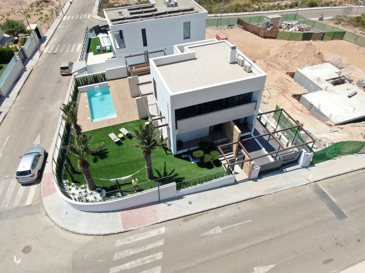 Chalet de 4 habitaciones en Orihuela Costa en venta con piscina - 1.390.000 € (Ref: 10077963)