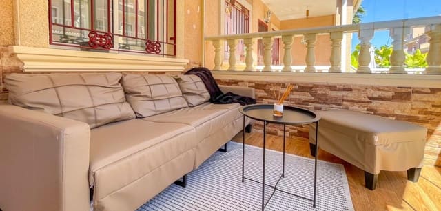 3 makuuhuone Omakotitalo myytävänä paikassa La Zenia, Orihuela mukana uima-altaan - 285 000 € (Ref: 10077972)