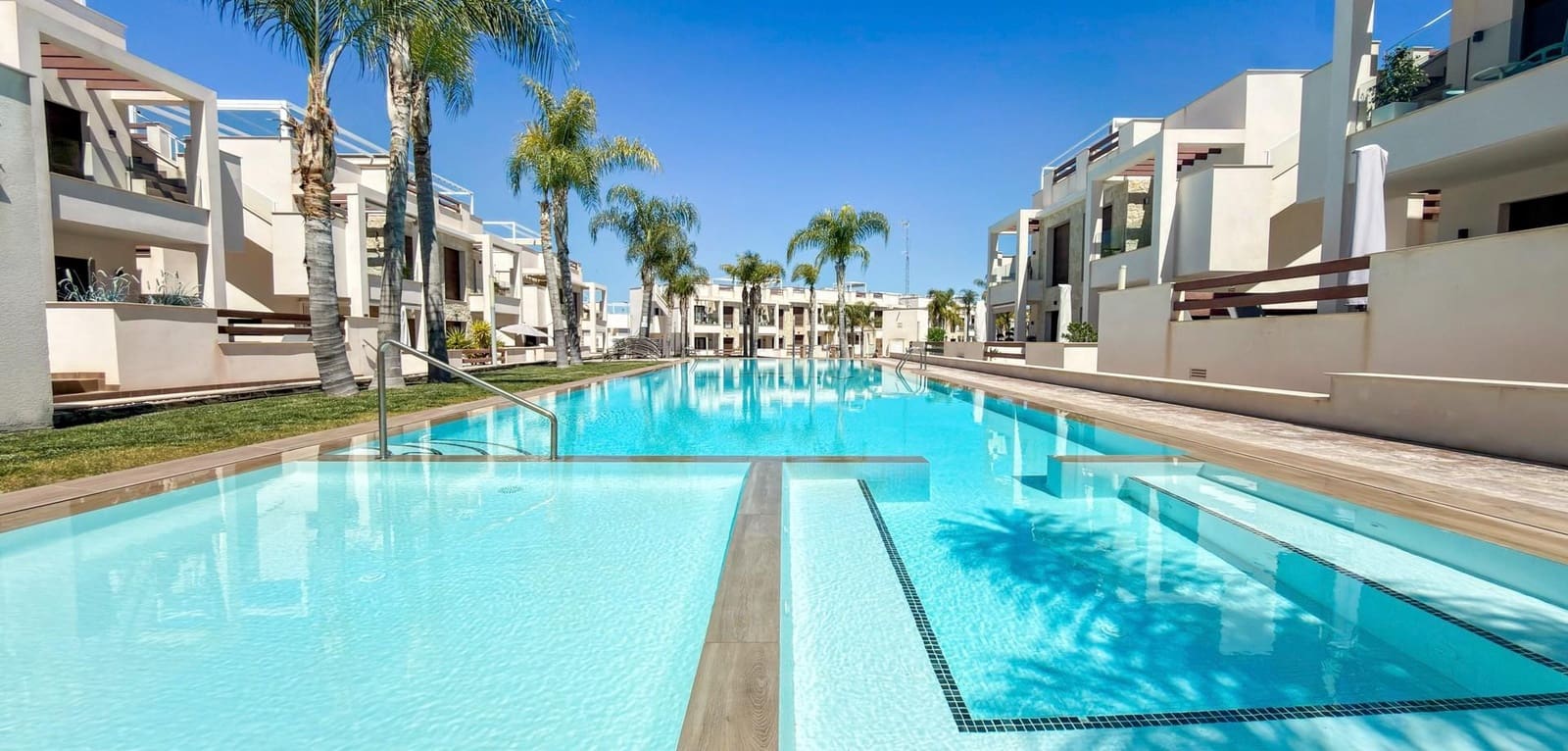 2 Zimmer Apartment zu verkaufen in Los Balcones mit Pool - 299.000 € (Ref: 10077999)