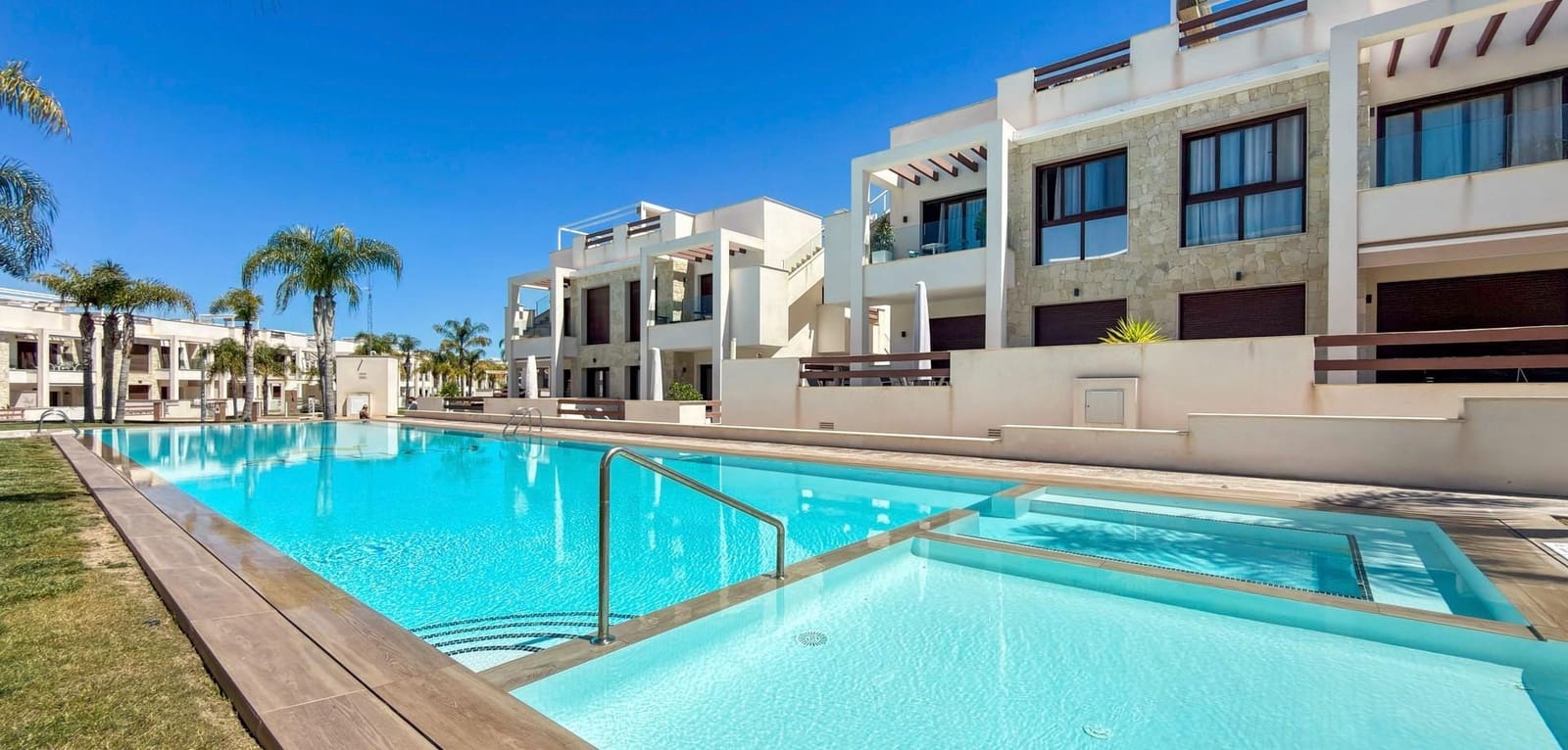 2 Zimmer Apartment zu verkaufen in Los Balcones mit Pool - 299.000 € (Ref: 10077999)