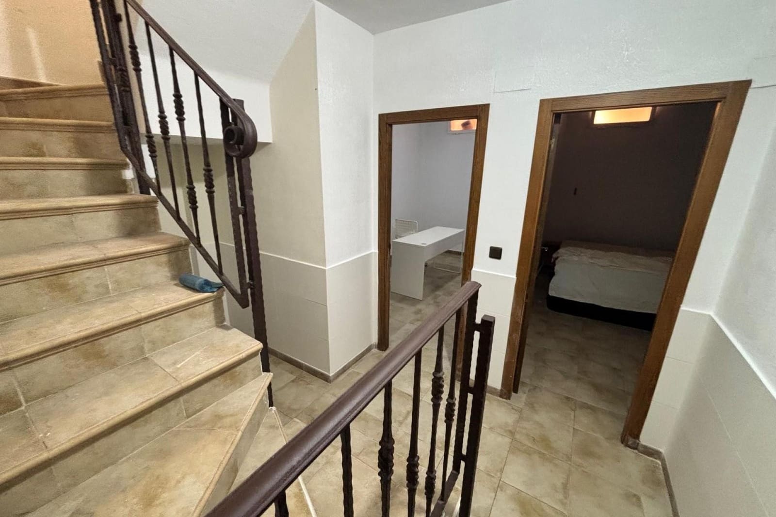 5 chambre Maison de Ville à vendre à Guardamar del Segura avec piscine - 199 995 € (Ref: 10078010)