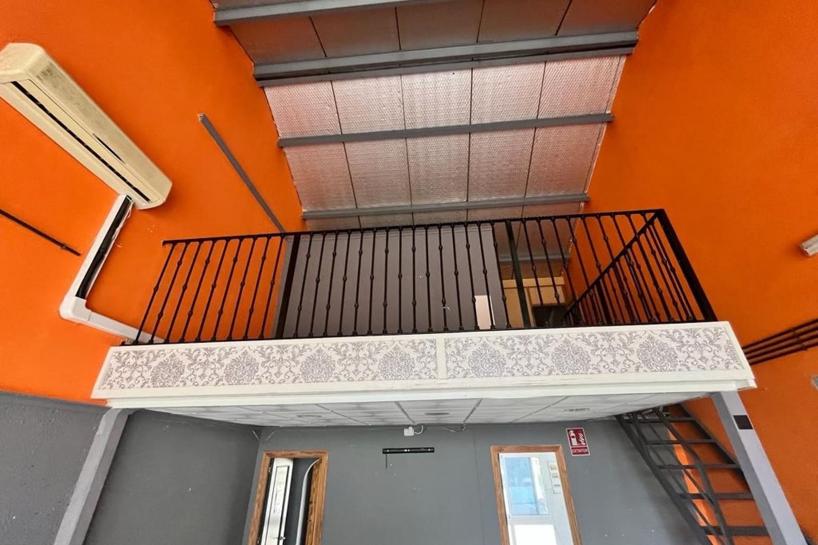 Commercial for sale in Algorfa with pool - € 100,000 (Ref: 10078013)