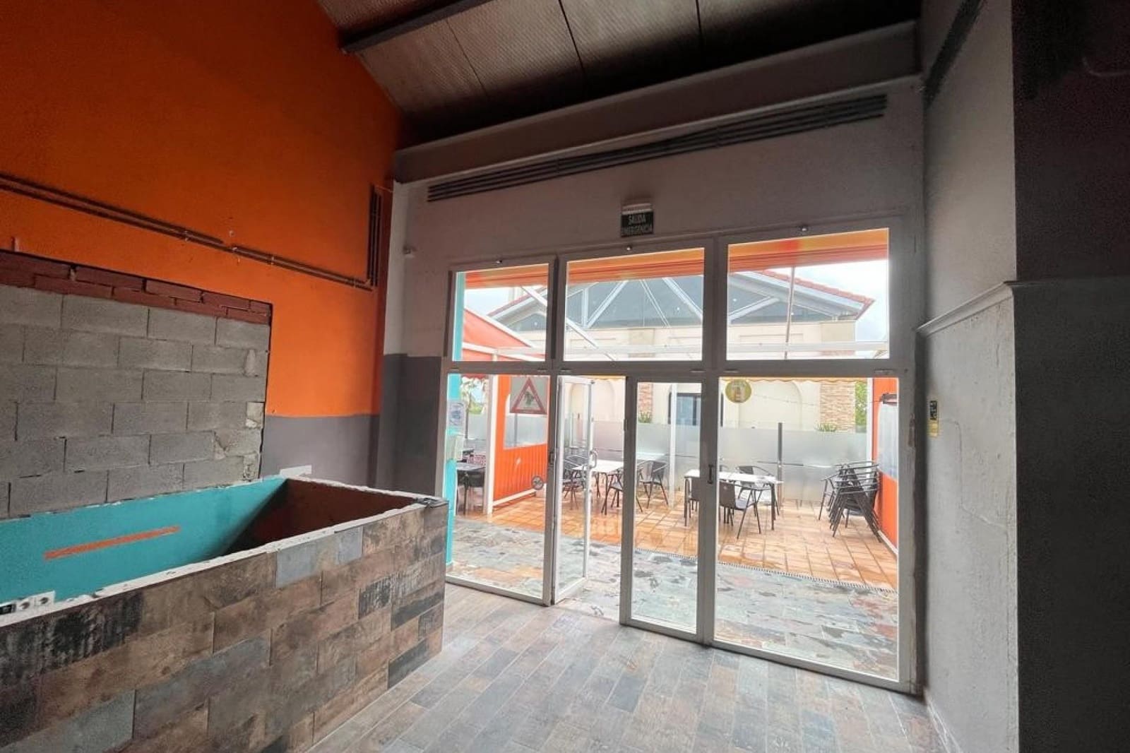 Commercial for sale in Algorfa with pool - € 100,000 (Ref: 10078013)