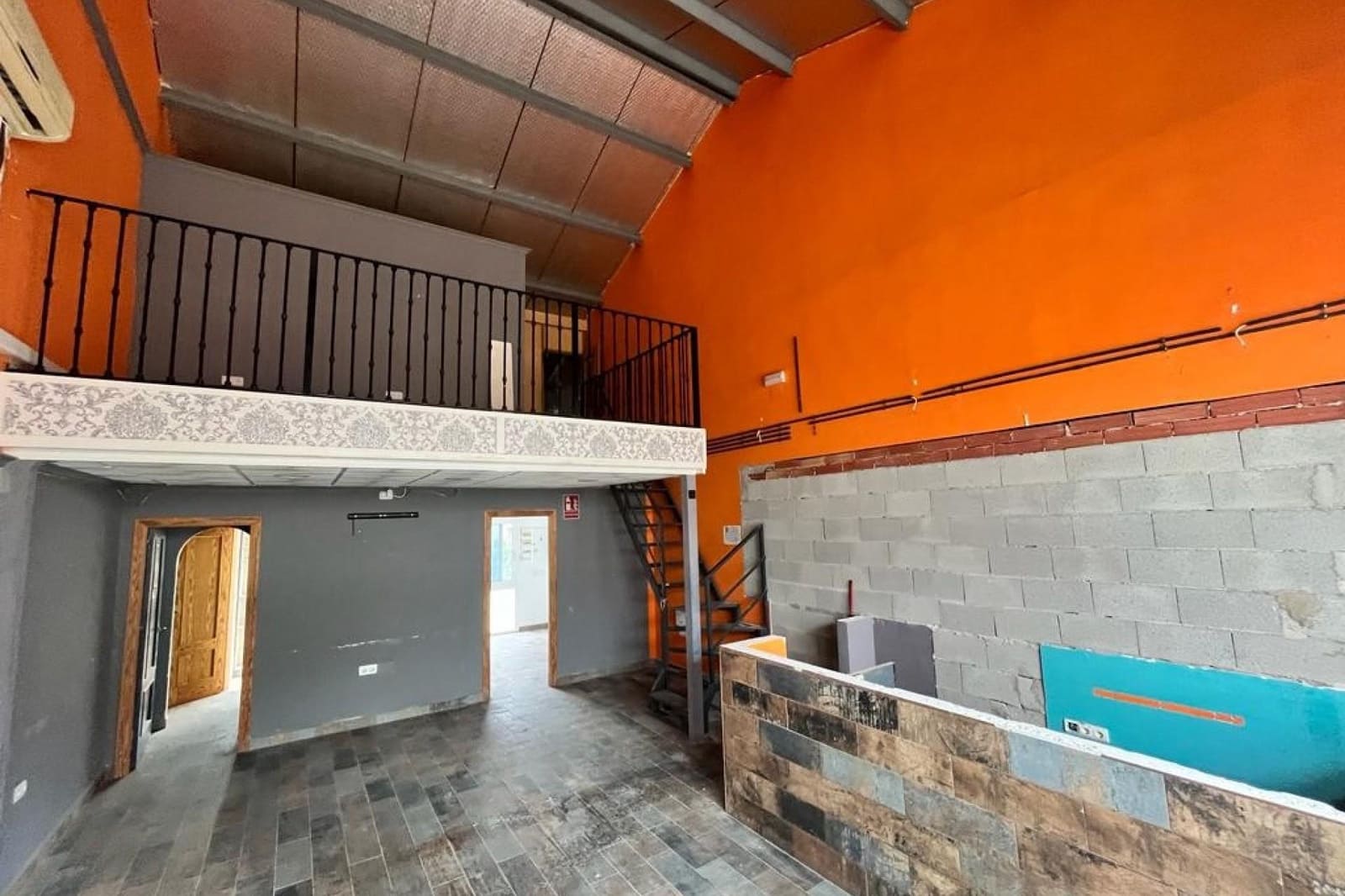Commercial for sale in Algorfa with pool - € 100,000 (Ref: 10078013)