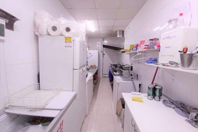 Kaupallinen myytävänä paikassa Zona Pueblo, Guardamar del Segura - 200 000 € (Ref: 10078015)