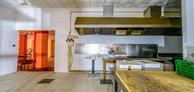 1 camera da letto Commerciale in vendita in Avenida Habaneras - Curva de Palangre, Torrevieja - 390.000 € (Rif: 10078020)