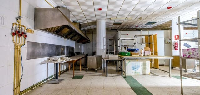 1 camera da letto Commerciale in vendita in Avenida Habaneras - Curva de Palangre, Torrevieja - 390.000 € (Rif: 10078020)