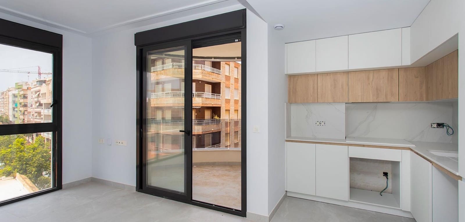 Apartamento de 2 habitaciones en Torrevieja en venta con piscina - 265.000 € (Ref: 10078022)
