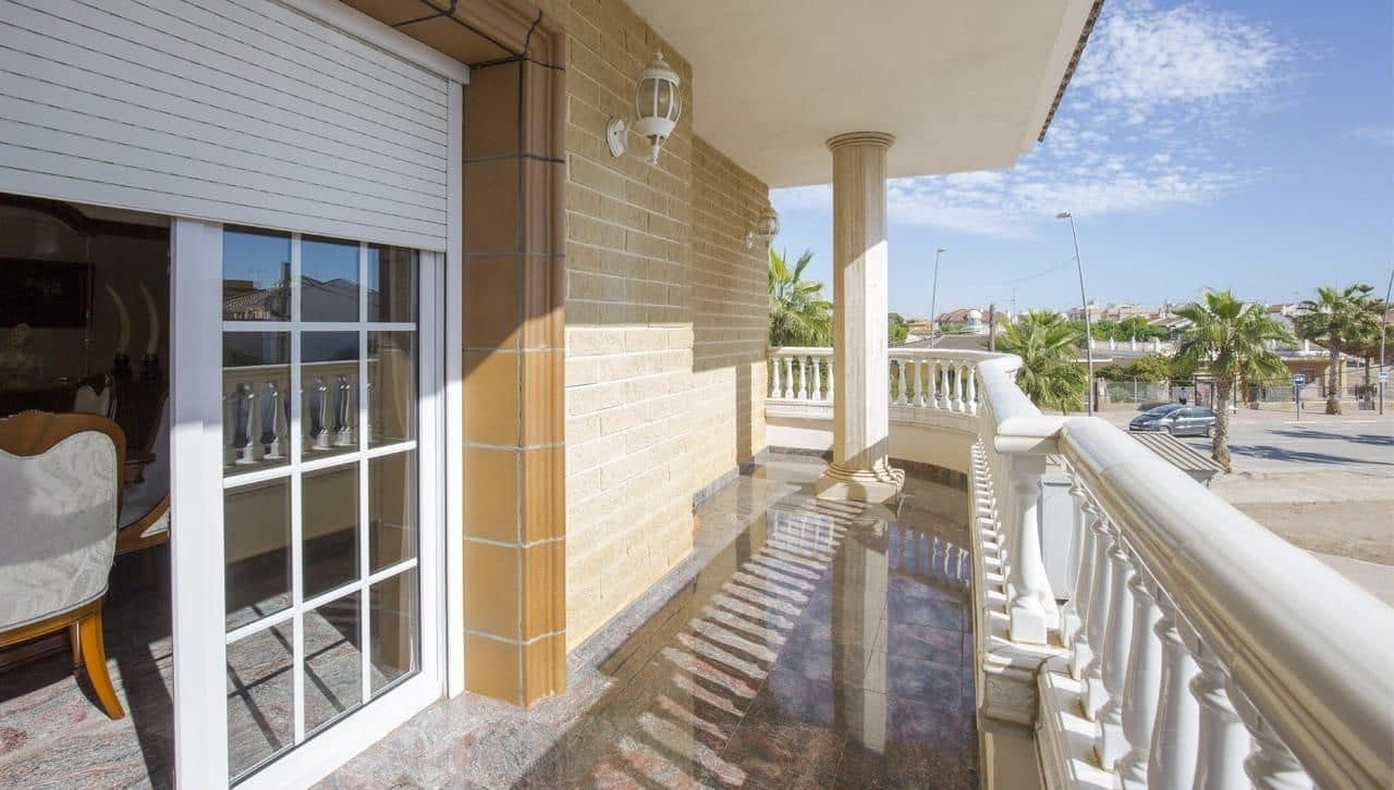 5 sypialnia Dom na sprzedaż w Los Alcazares - 445 000 € (Ref: 10079781)