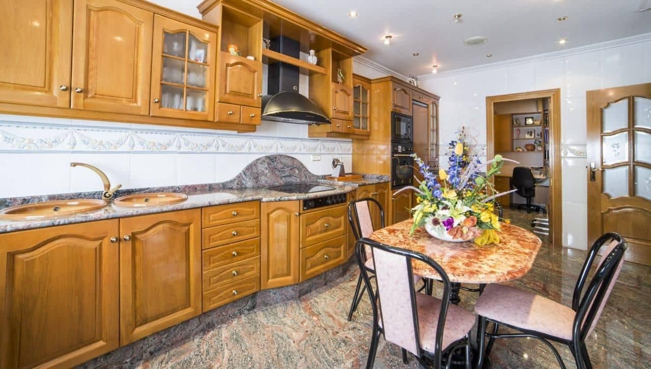 5 sypialnia Dom na sprzedaż w Los Alcazares - 445 000 € (Ref: 10079781)