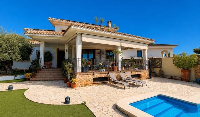 7 Zimmer Villa zu verkaufen in Dehesa de Campoamor, Orihuela - 1.190.000 € (Ref: 10080639)