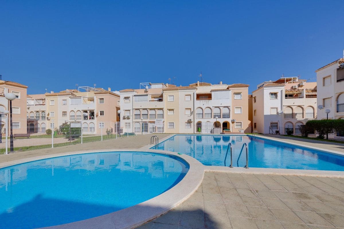 2 soveværelse Villa til salg i Torrevieja - € 147.000 (Ref: 10080650)
