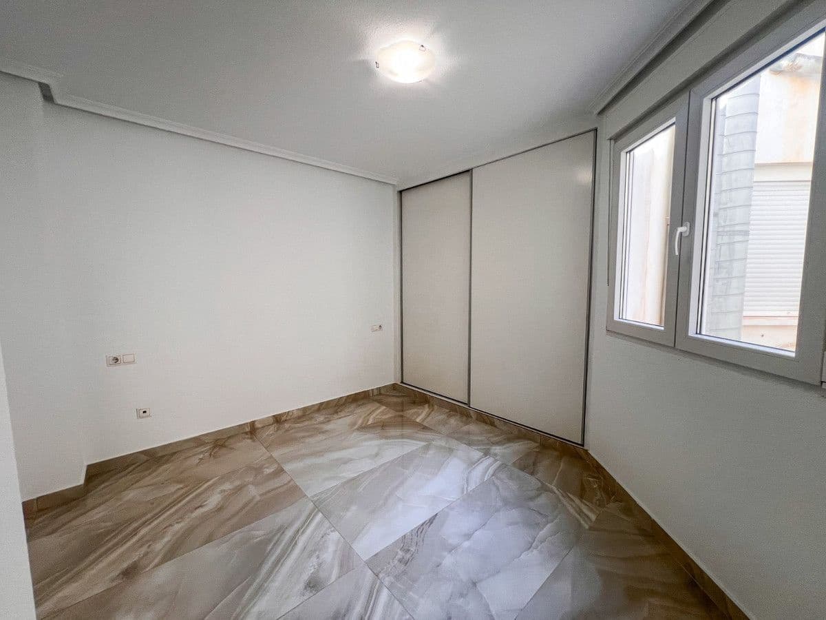 2 sovrum Lägenhet till salu i Torrevieja - 198 900 € (Ref: 10080799)