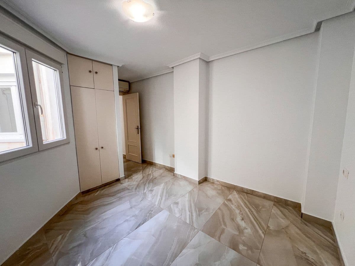 2 sovrum Lägenhet till salu i Torrevieja - 198 900 € (Ref: 10080799)